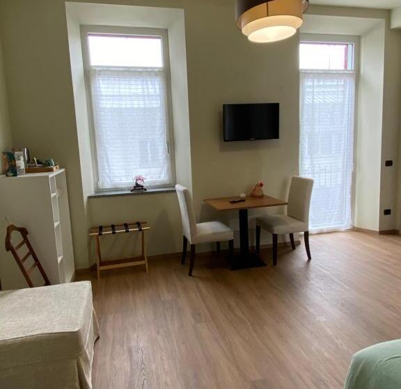 اتاق لوکس با چشم‌انداز باغ, Notte Di Note   Home Hospitality