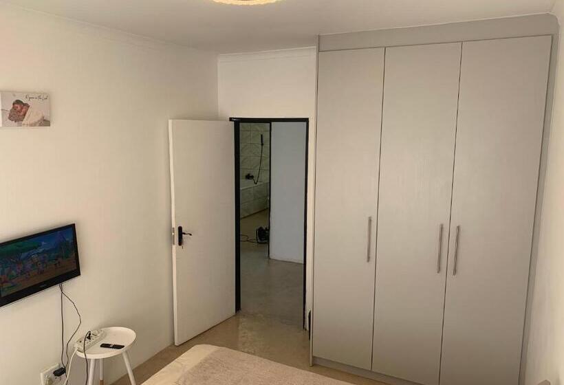 اتاق لوکس, Teya Travellers Accommodation