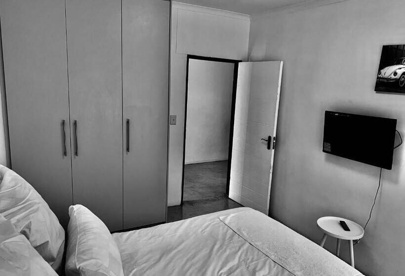 اتاق لوکس, Teya Travellers Accommodation