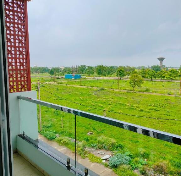 דירת חדר נוף לגינה, Pm Guest House