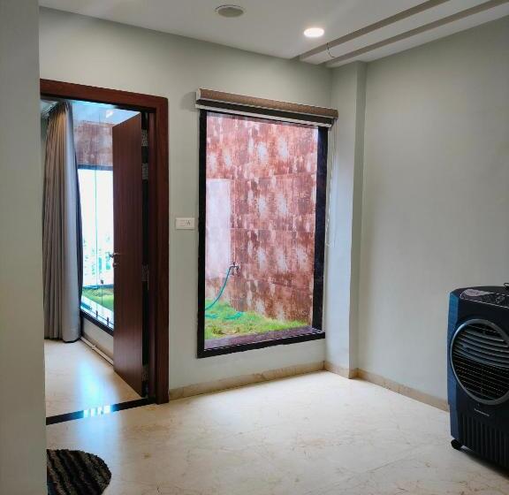 דירת חדר נוף לגינה, Pm Guest House