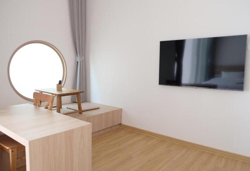 带大床的豪华间, Punn Hotel Korat