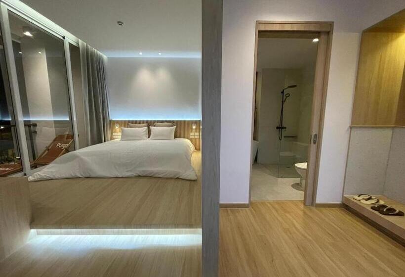 带大床的豪华间, Punn Hotel Korat