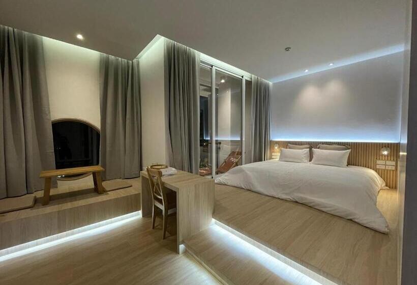 스탠다드 룸 킹사이즈 침대, Punn Hotel Korat