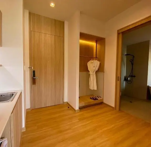 キングサイズベッドのデラックスルーム, Punn Hotel Korat