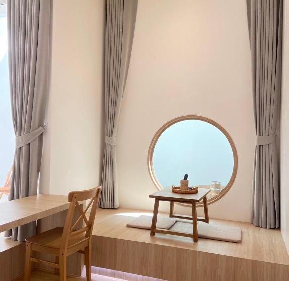 带大床的豪华间, Punn Hotel Korat