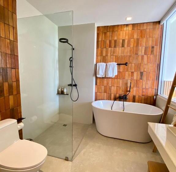 디럭스 룸, Punn Hotel Korat