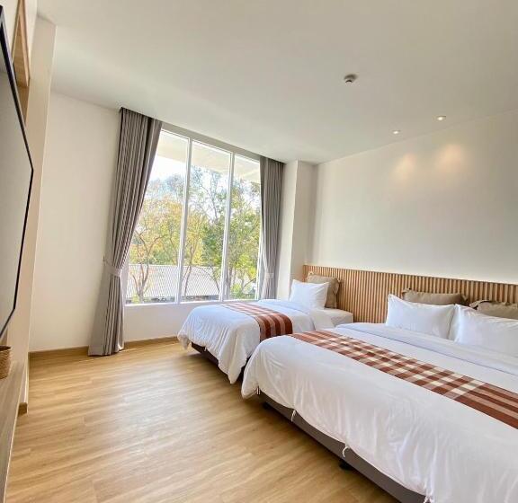 이그제큐티브 트리플, Punn Hotel Korat