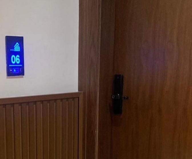 דירת שני חדרים, شقة فندقية لاكجري مع بلكونة الملقا