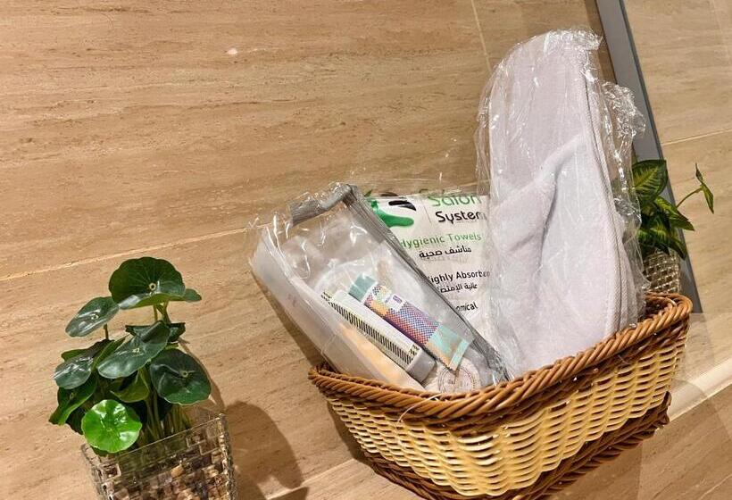 דירת שני חדרים, شقة فندقية لاكجري مع بلكونة الملقا