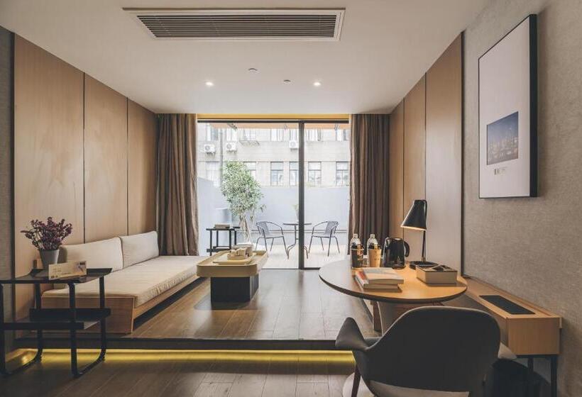 Büyük Çift Kişilik Yataklı Standart Oda, Atour Hotel East Nanjing Road Near The Bund