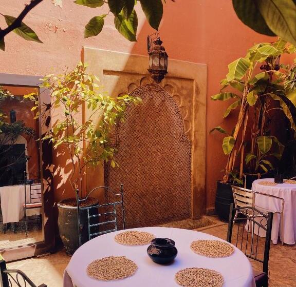 اتاق لوکس, Riad Sidi Radoine