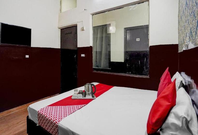 Трехместный Номер Классика, Flagship Premium Hotel Near Botanic Garden Of Indian Republic