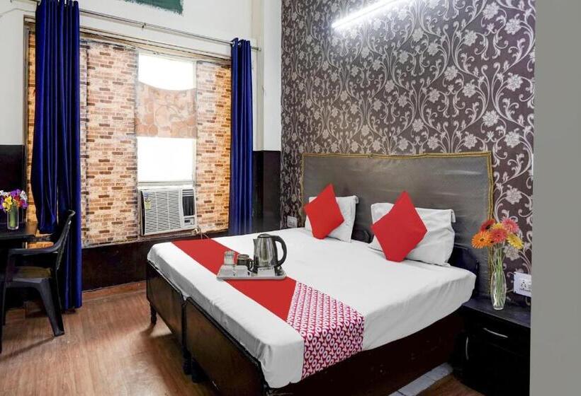 Трехместный Номер Классика, Flagship Premium Hotel Near Botanic Garden Of Indian Republic