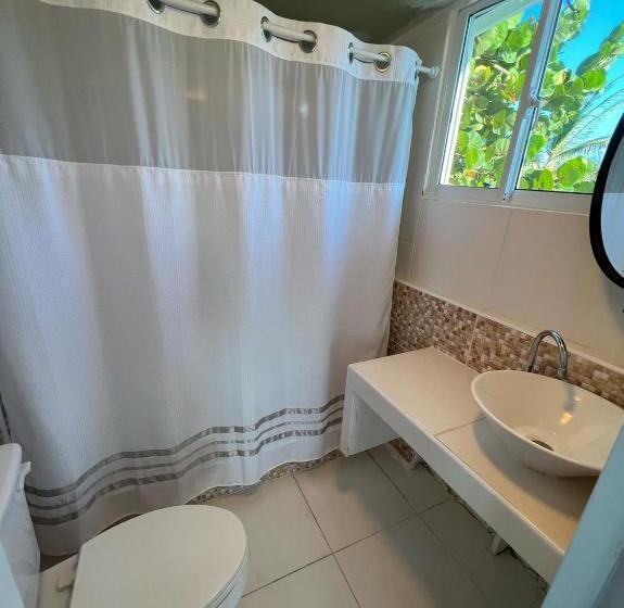 海の見えるスタンダードスタジオ, Friendly Kite School, Hotel And Bar