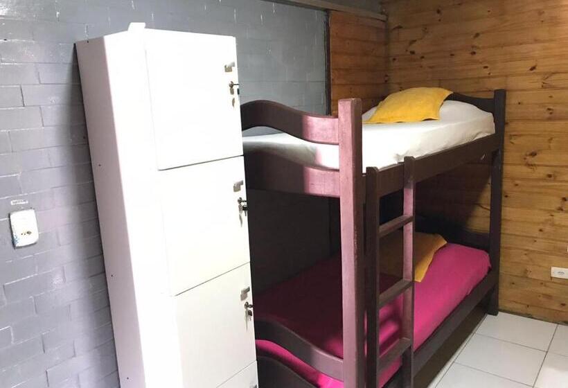 ルームシェアのワンベッド, Hostel Alto Astral