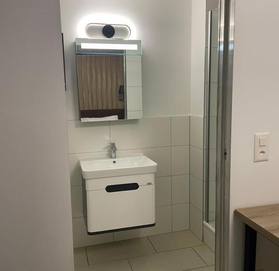 اتاق استاندارد, Nani City