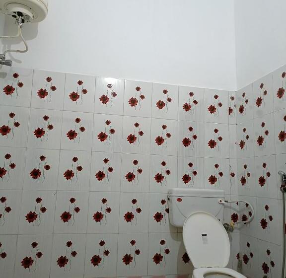 חדר משפחתי, Nature Hike