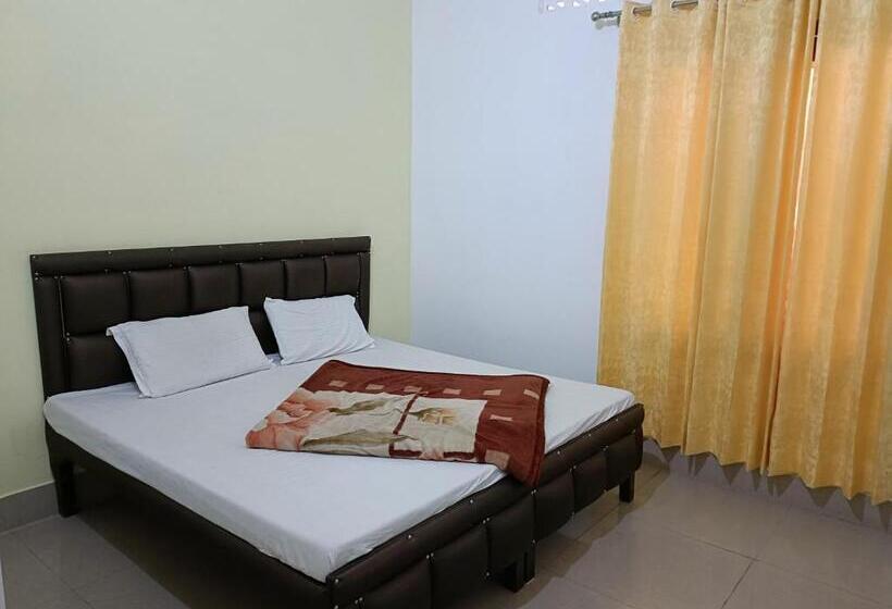 חדר משפחתי, Nature Hike