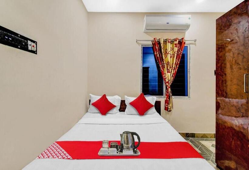 트리플 클래식 룸, Oyo Flagship Projapati Guest House