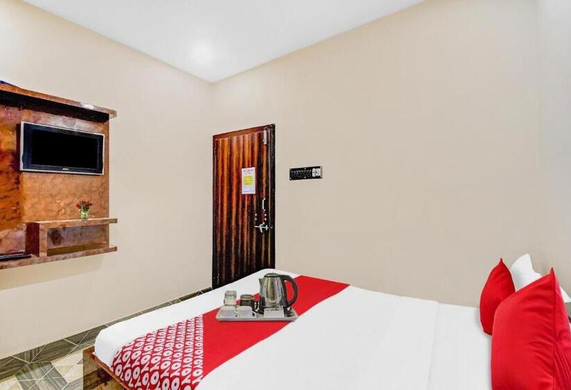 트리플 클래식 룸, Oyo Flagship Projapati Guest House