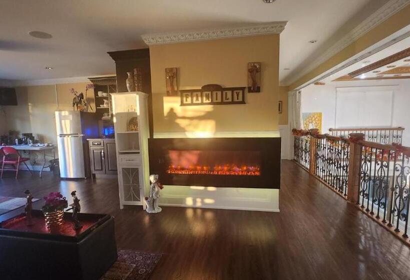 חדר סטנדרט לשלושה, Empress Palace Hotel, Stays