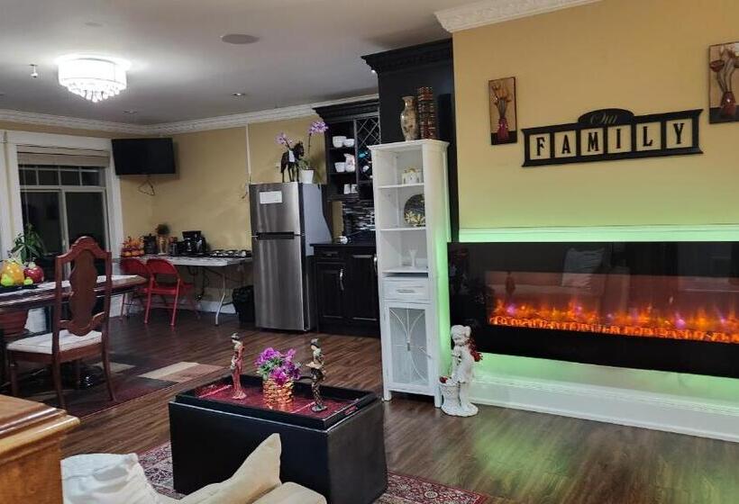 מיטה בחדר משותף, Empress Palace Hotel, Stays