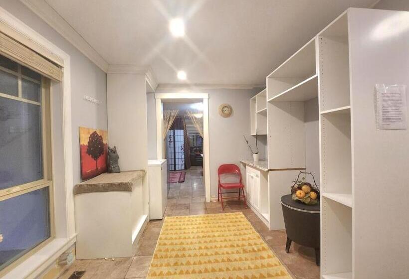 חדר אקונומי, Empress Palace Hotel, Stays