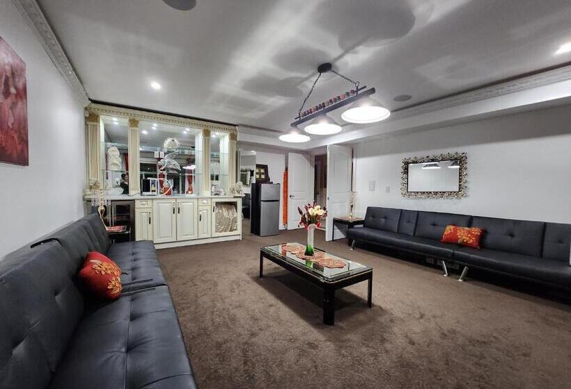 חדר משפתחתי סופריור, Empress Palace Hotel, Stays