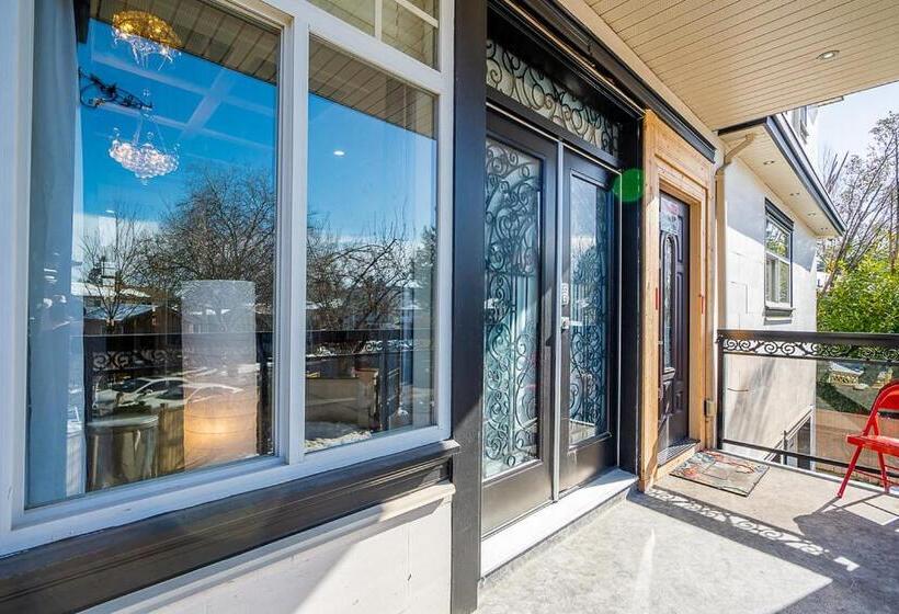 חדר סטנדרט לארבעה, Empress Palace Hotel, Stays