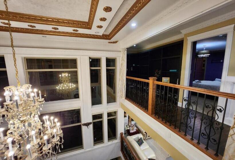 חדר סטנדרט לארבעה, Empress Palace Hotel, Stays