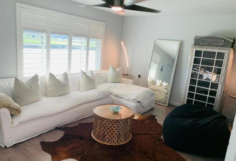 マウンテンビューファミリールーム, Stay With Lies L