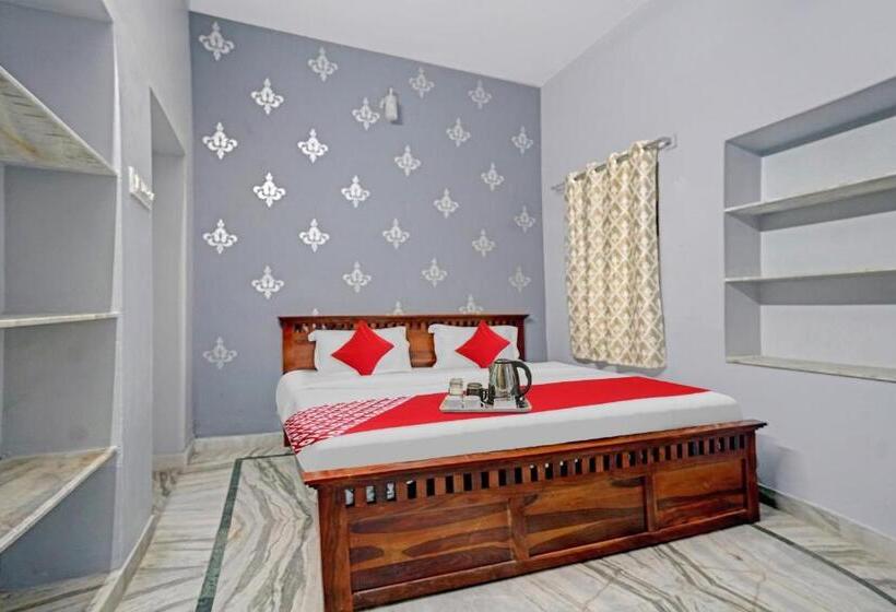 Classic Kolmen Hengen Huone, Blackbull