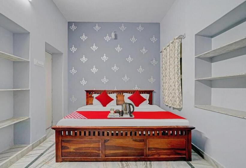 Classic Kolmen Hengen Huone, Blackbull