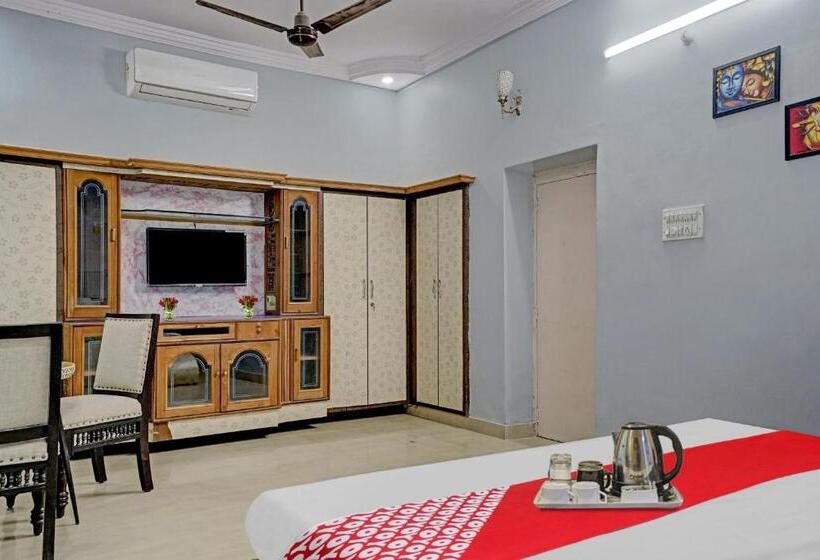 Classic Kolmen Hengen Huone, Blackbull