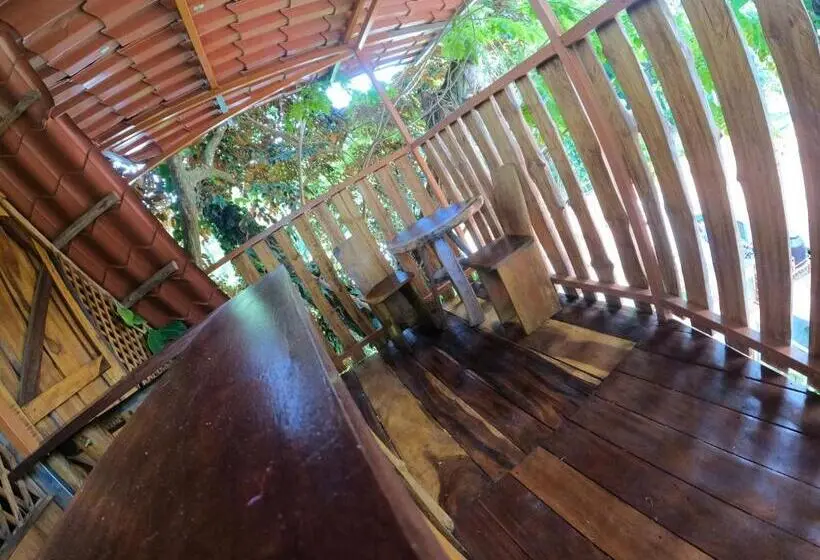 Mökki 1 Makuuhuone, Tree House Samanea Lodge