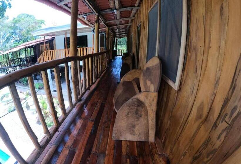 غرفة قياسية رباعية, Tree House Samanea Lodge