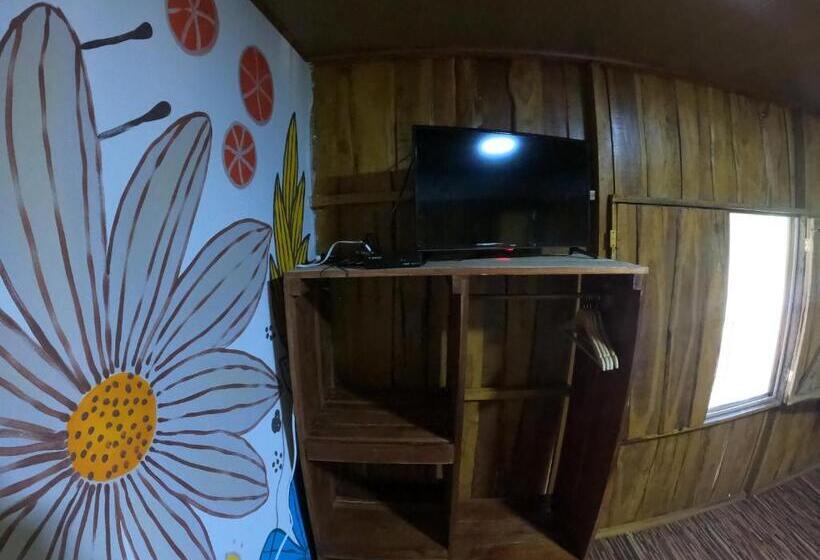 غرفة قياسية رباعية, Tree House Samanea Lodge