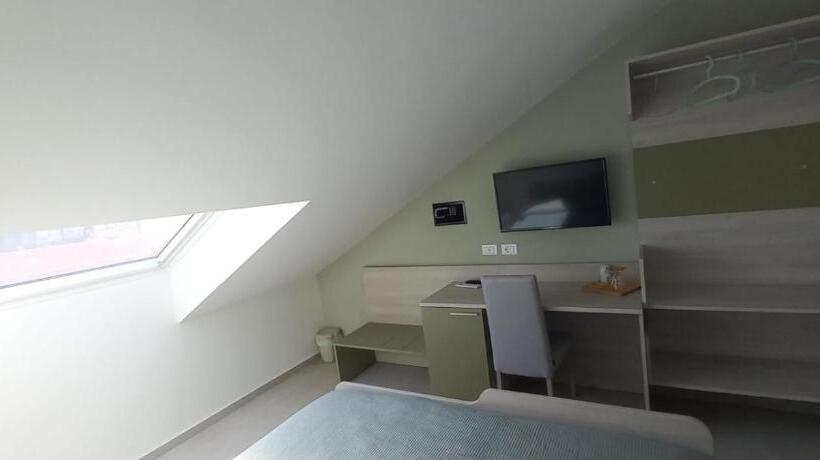 スタンダードルーム, Hz Bed & Breakfast And Appartments