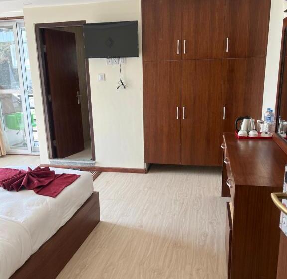 اتاق لوکس خانوادگی, Nagarkot Resort Pvt. Ltd