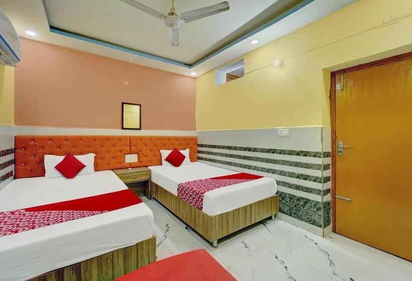 Pokój Trzyosobowy Klasyczny, Omkar & Restaurant