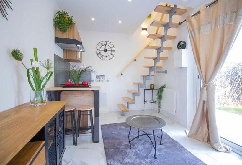 اتاق استاندارد سه تخته با چشمانداز باغ, Chessy Chambre Indépendante Disney Giardino Della Felicita