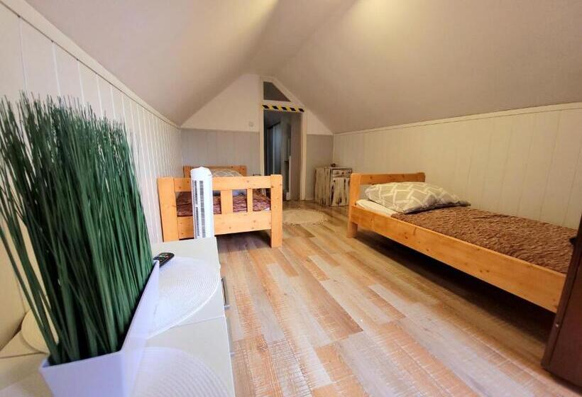 家庭间, Sylvas Vendégház