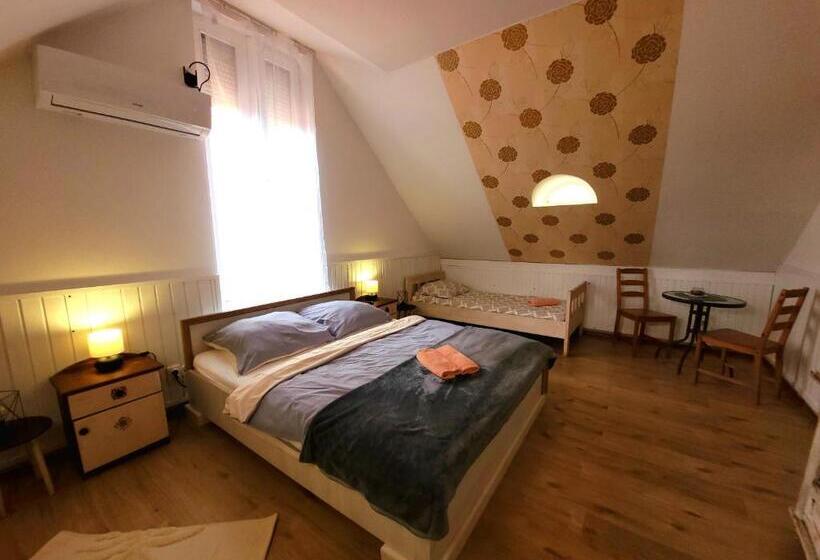 家庭间, Sylvas Vendégház