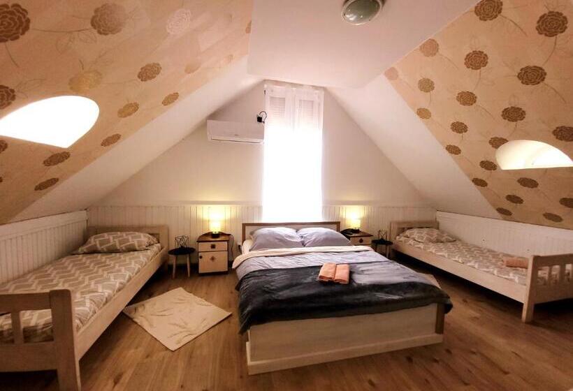 家庭间, Sylvas Vendégház