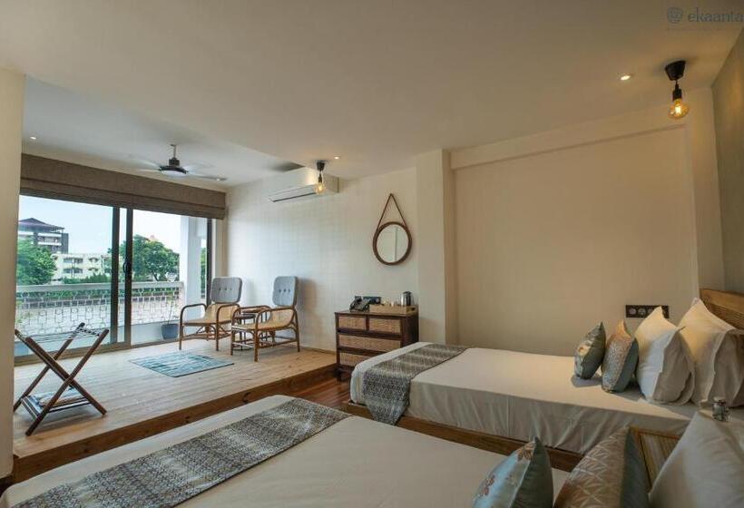 デラックスルーム, Ekaanta