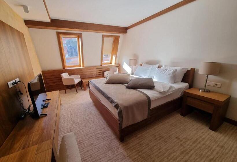 اتاق ساده سه نفره, Apartmani Vinv Jahorina U Sklopu Aparthotela Vucko Privatni Apartmani