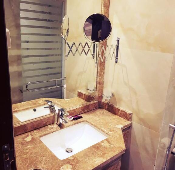 Номер Стандарт Трехместный, فندق الركائز