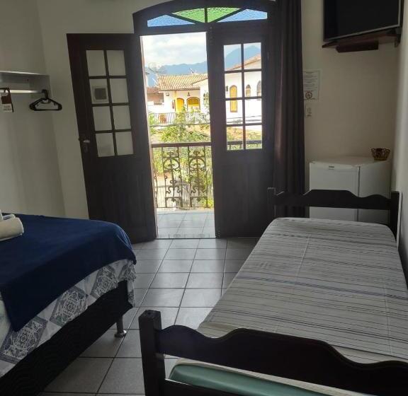バルコニー付きスタンダードトリプルルーム, Pousada Caravelas Centro De Paraty