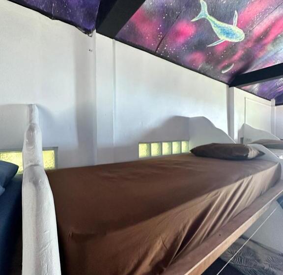 سرير فى غرفة مشتركه, Puk S Palace Thailand